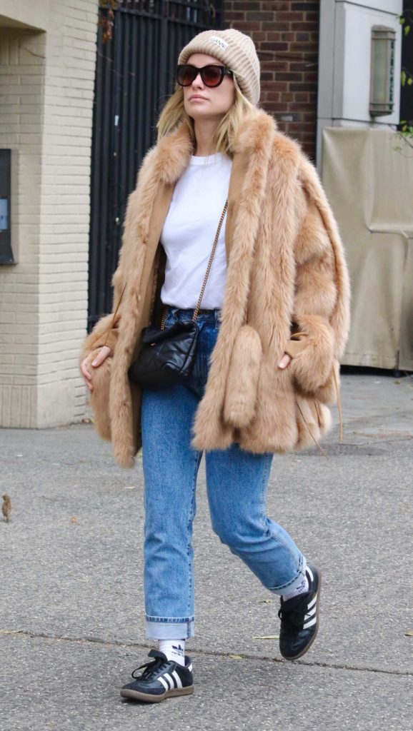 Olivia Wilde in a Beige Fur Coat