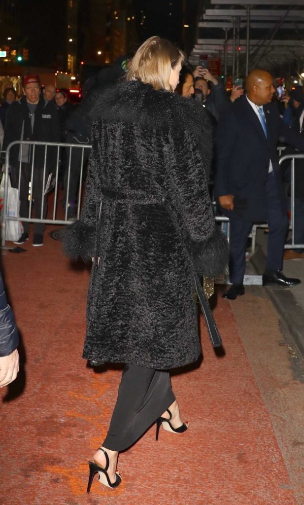 Taylor Swift in a Black Fur Coat