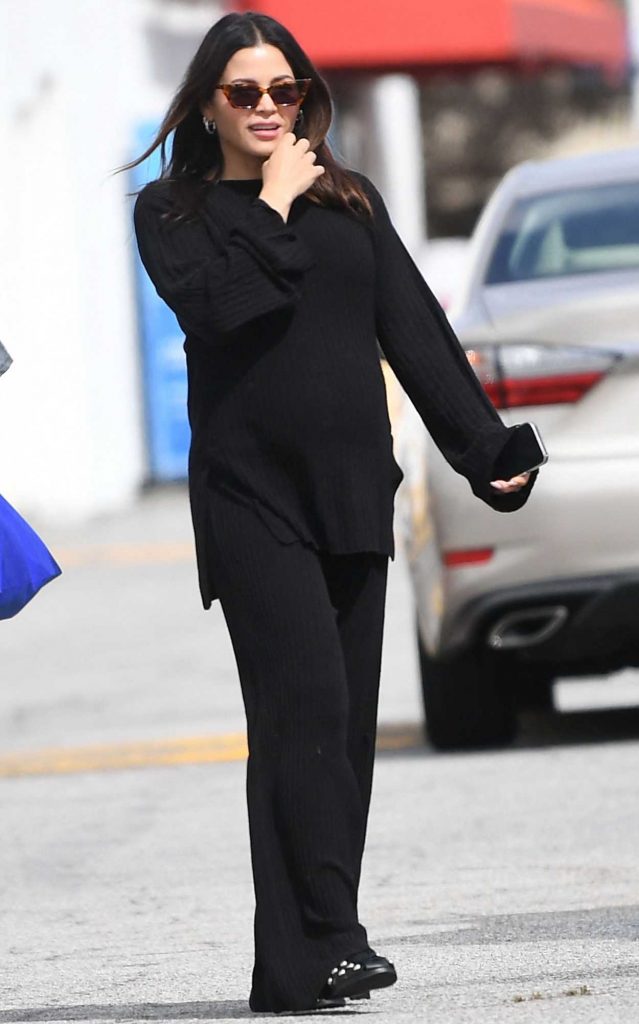 Jenna Dewan in a Black Outfit