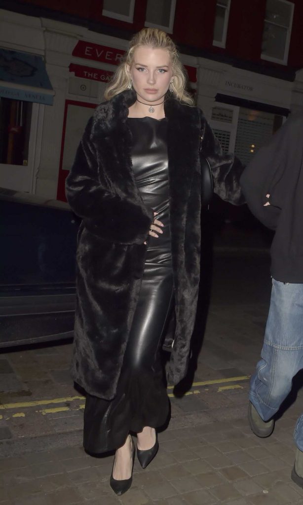 Lottie Moss in a Black Fur Coat