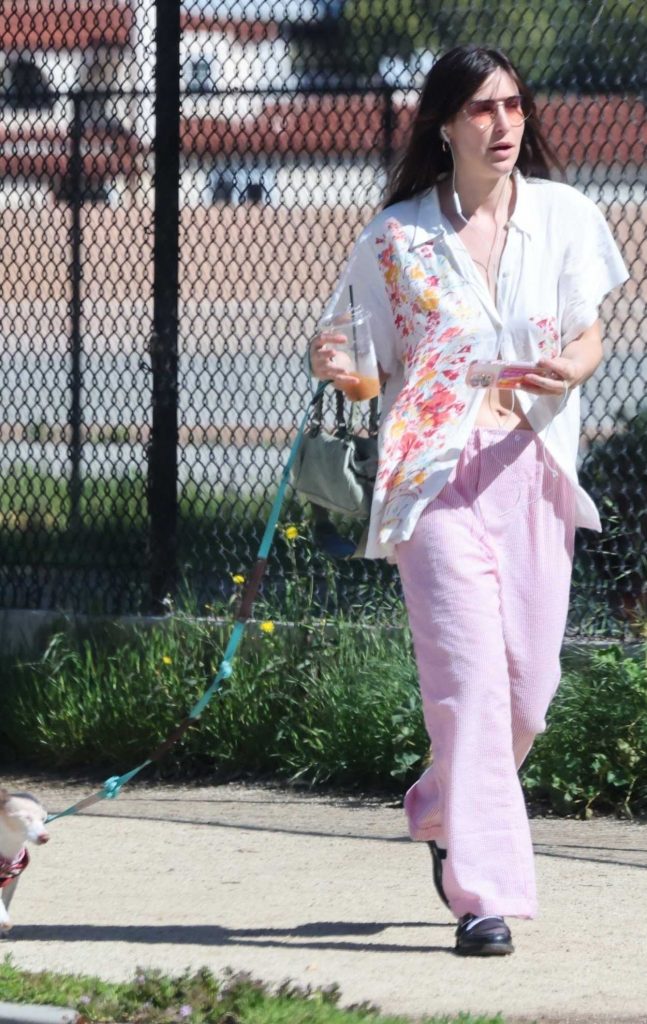 Scout Willis in a Pink Pants