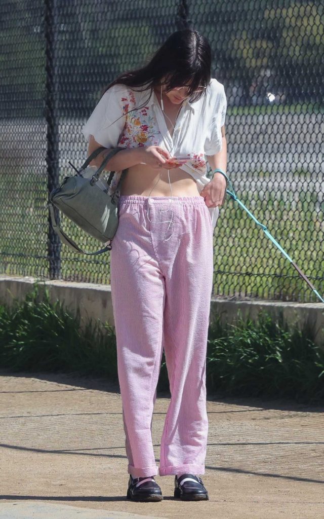 Scout Willis in a Pink Pants