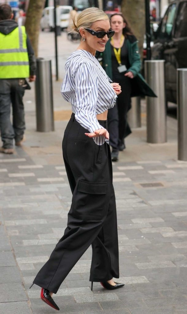 Ashley Roberts in a Black Pants