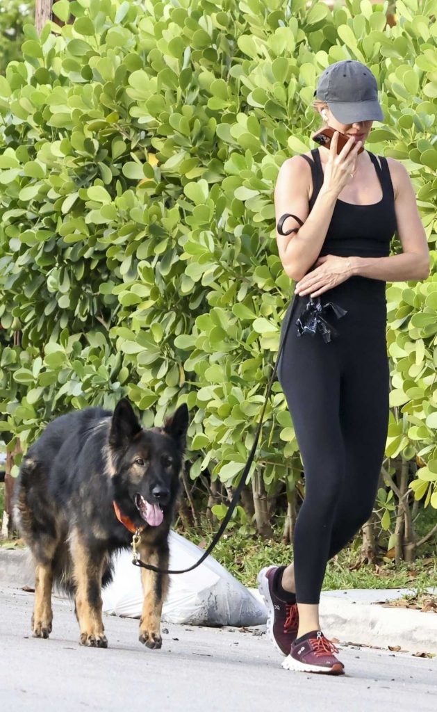 Gisele Bundchen in a Black Workout Ensemble