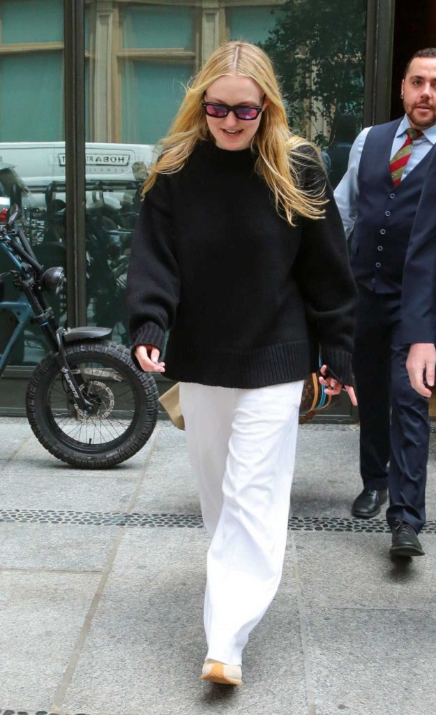 Dakota Fanning in a White Pants