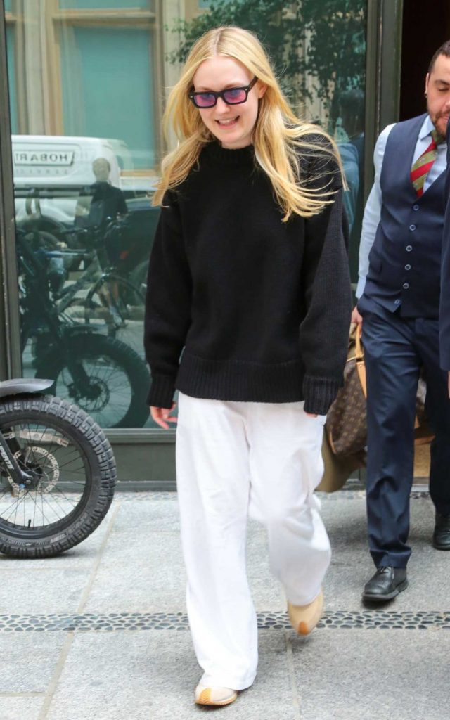 Dakota Fanning in a White Pants