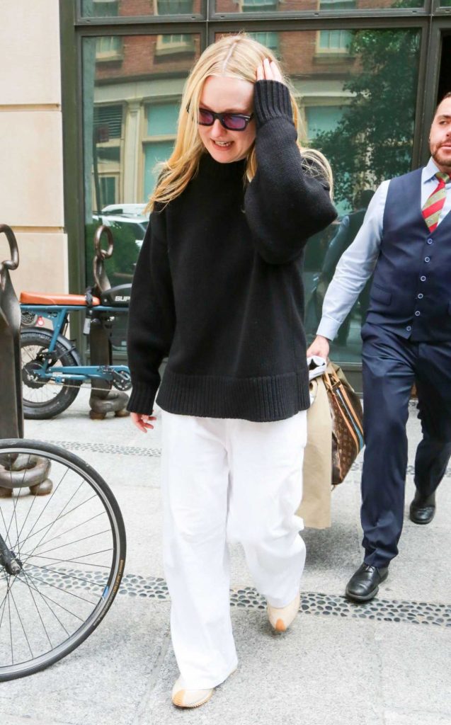 Dakota Fanning in a White Pants