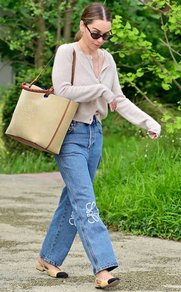 Emilia Clarke in a Beige Cardigan