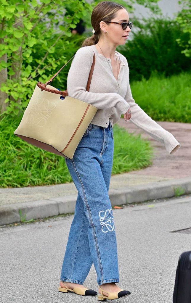 Emilia Clarke in a Beige Cardigan