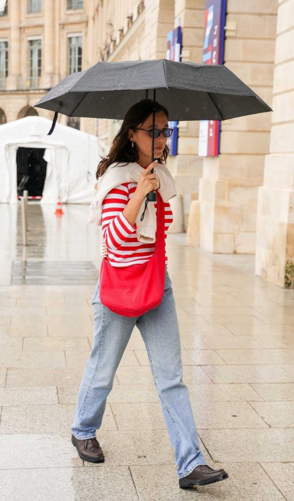 Emma Chamberlain in a Red and White Striped Long Sleeves T-Shirt