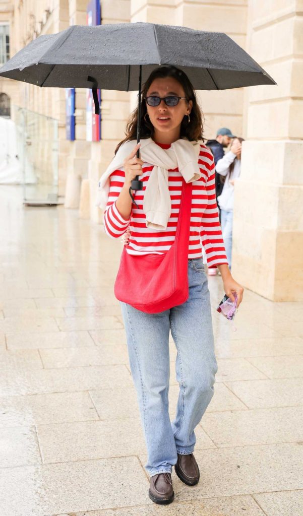 Emma Chamberlain in a Red and White Striped Long Sleeves T-Shirt