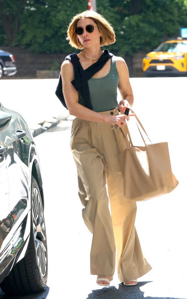 Jessica Biel in a Beige Pants