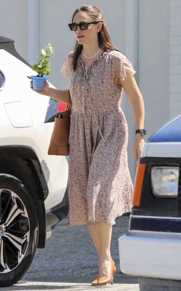 Jennifer Garner in a Floral Dress