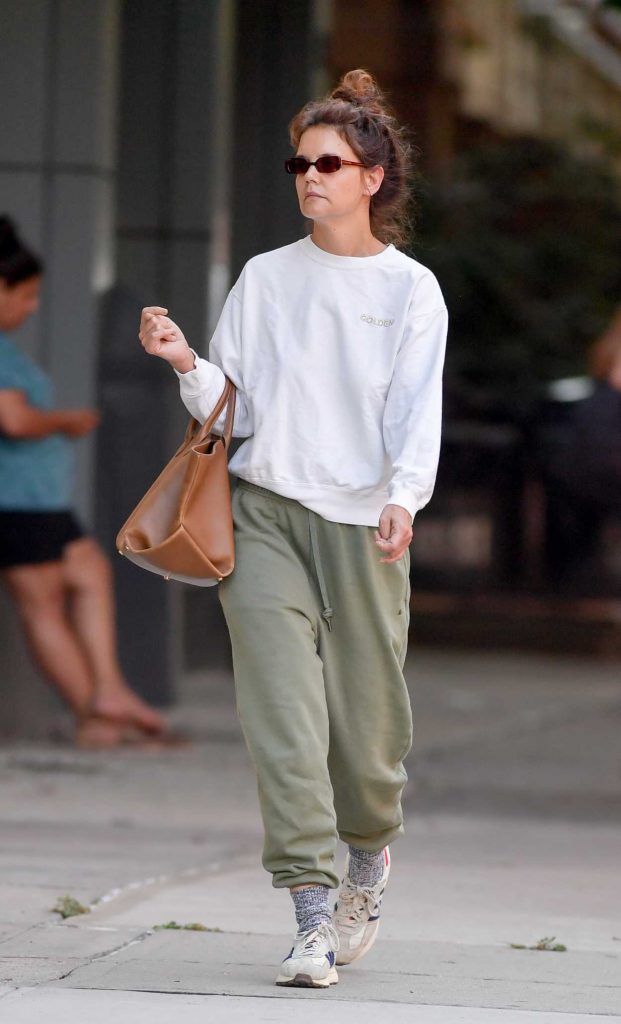 Katie Holmes in an Olive Sweatpants