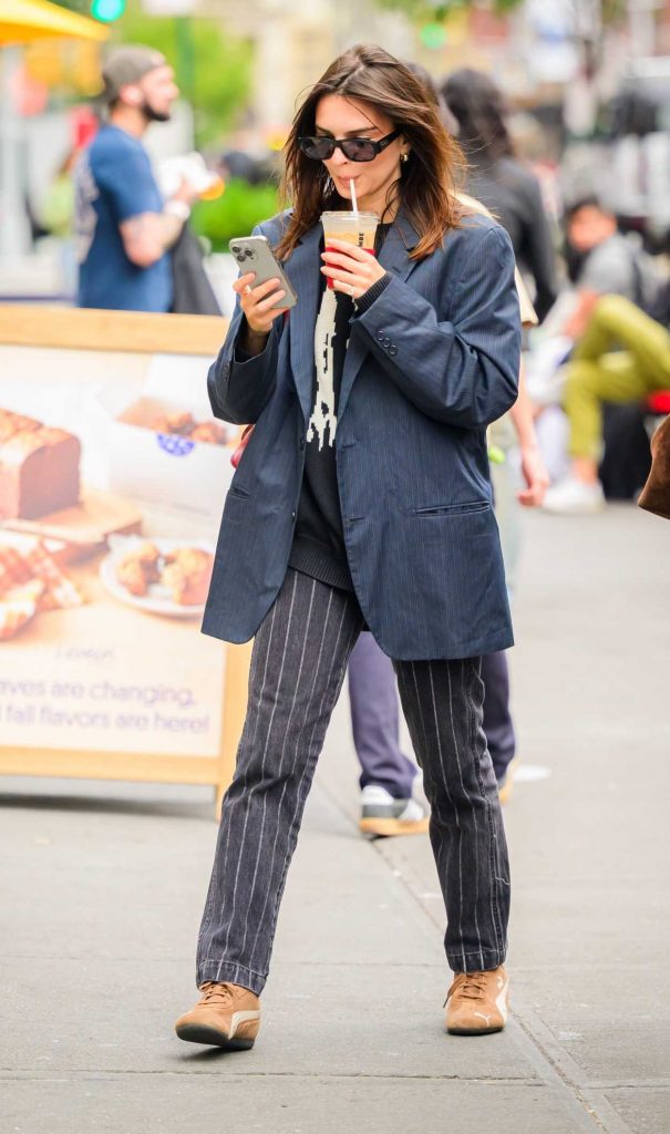 Emily Ratajkowski in a Grey Blazer