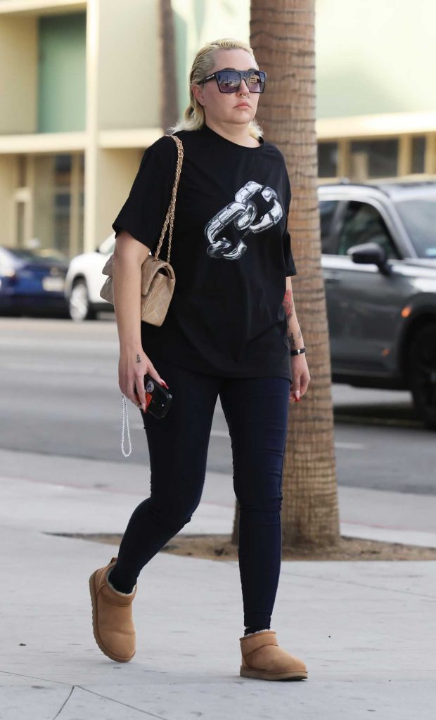 Amanda Bynes in a Black Tee