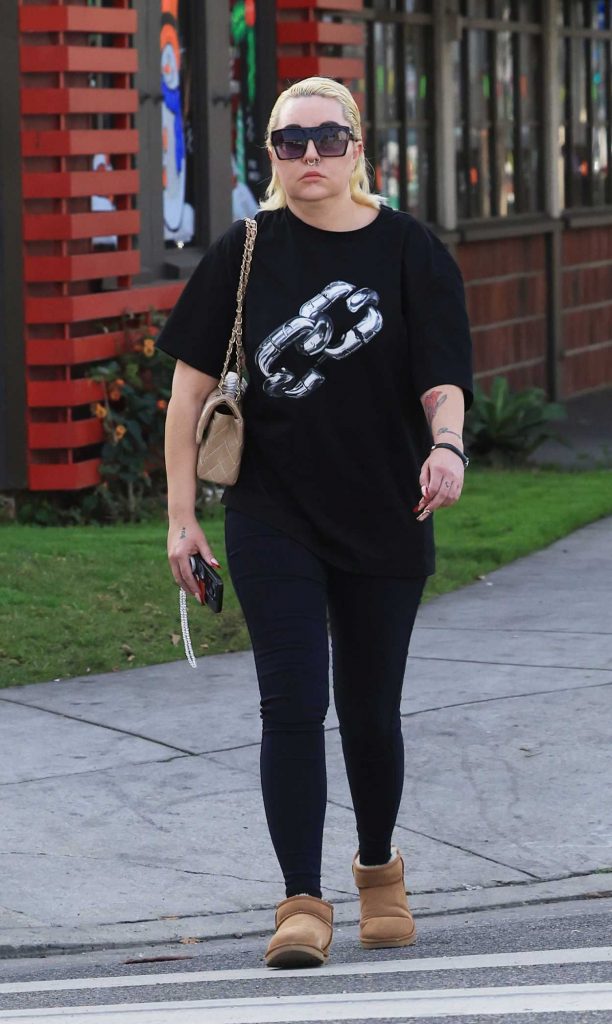 Amanda Bynes in a Black Tee