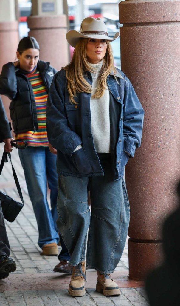 Jennifer Lopez in a Beige Hat