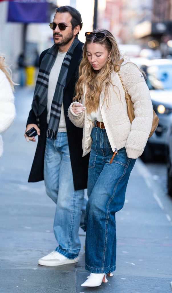 Sydney Sweeney in a Beige Knitted Jacket