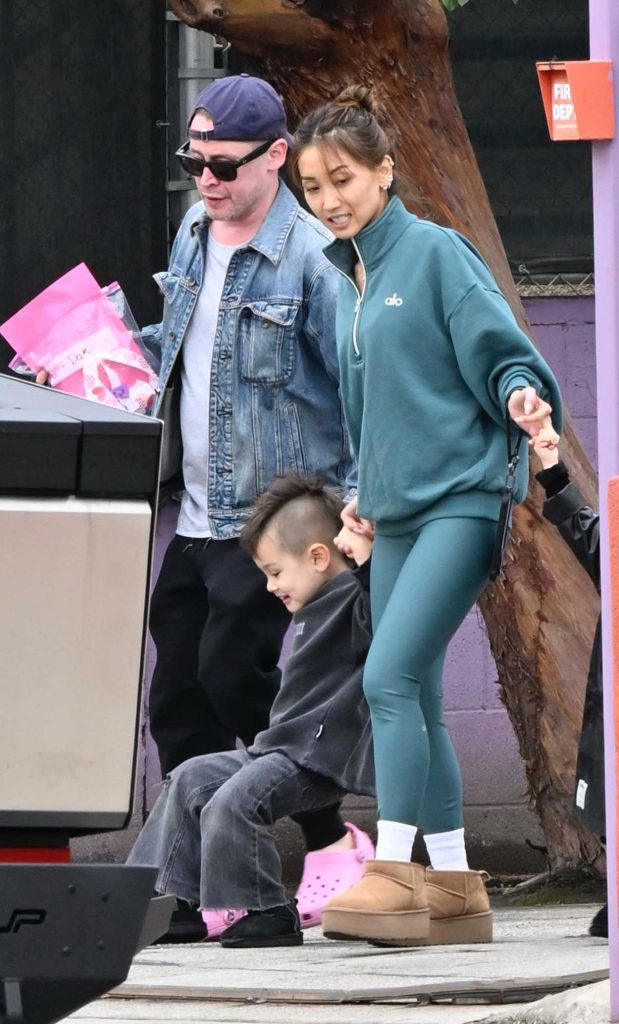 Brenda Song in a Turquoise Leggings