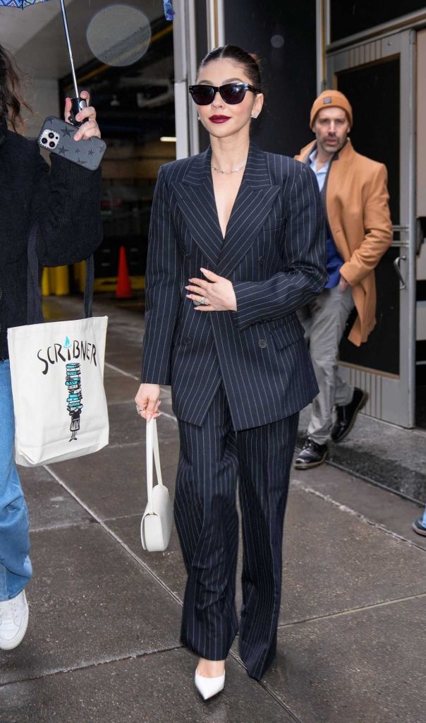 Sarah Hyland in a Black Pantsuit