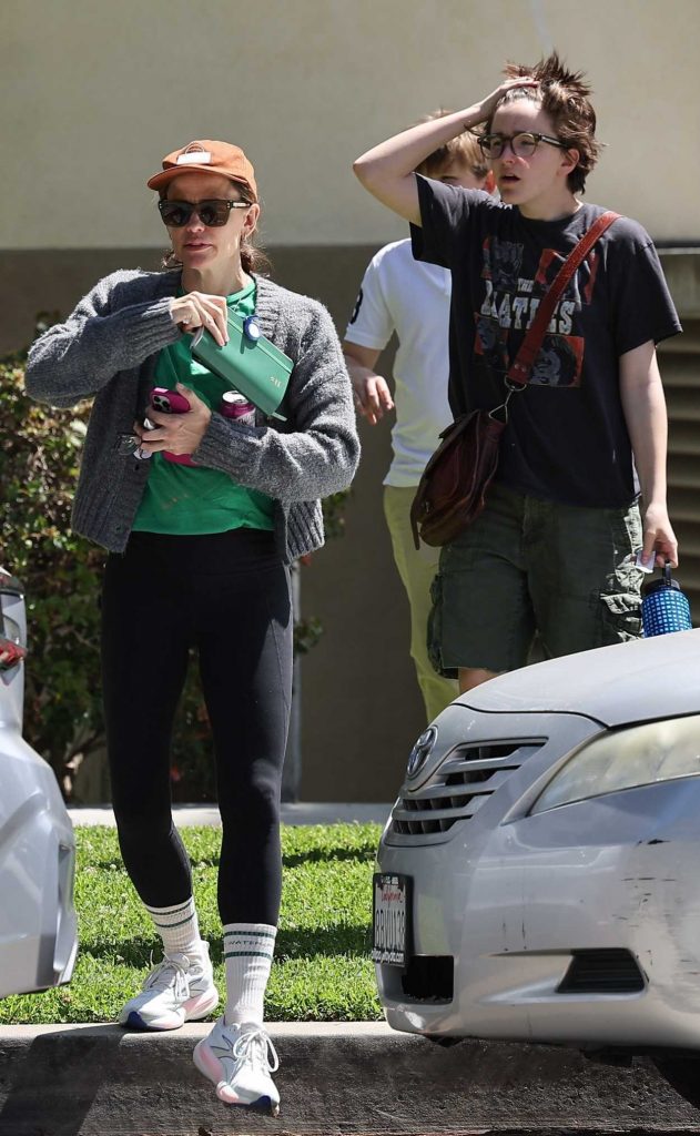 Jennifer Garner in a Black Leggings