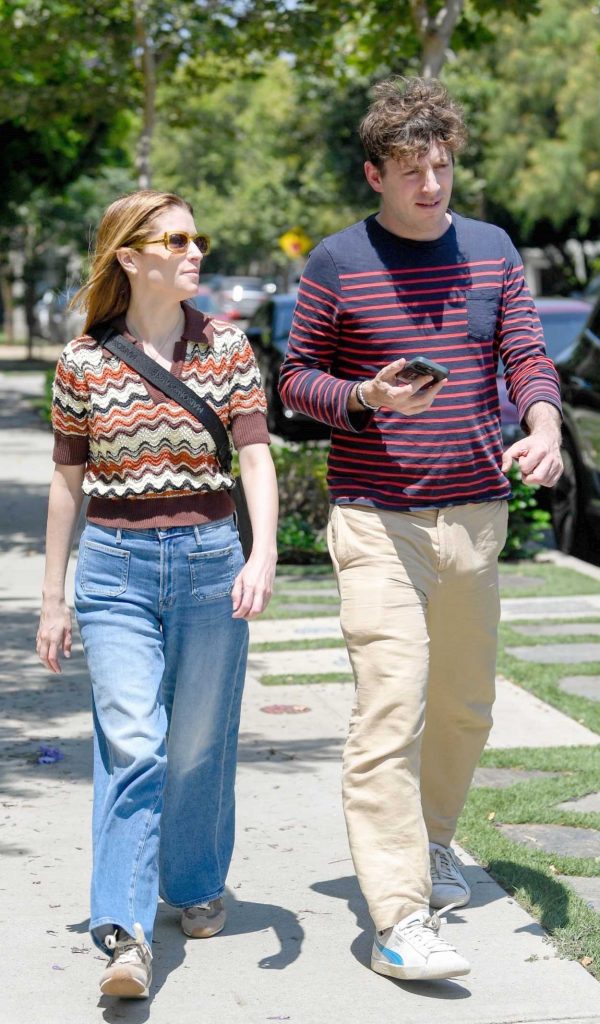 Anna Kendrick in a Blue Jeans