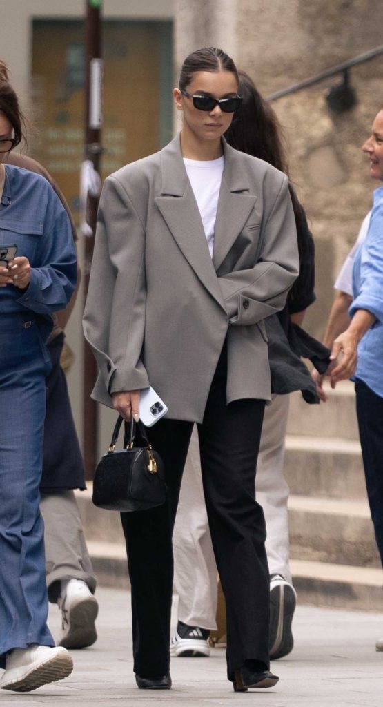 Hailee Steinfeld in a Grey Blazer