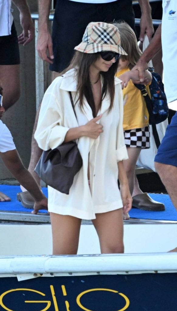 Emily Ratajkowski in a Plaid Panama Hat