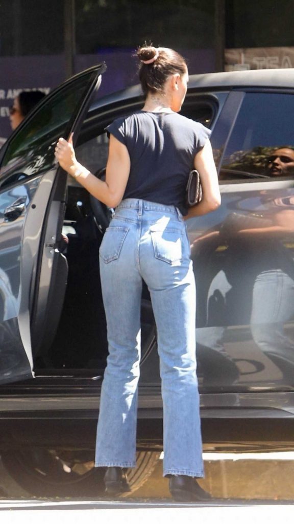 Eiza Gonzalez in a Blue Jeans