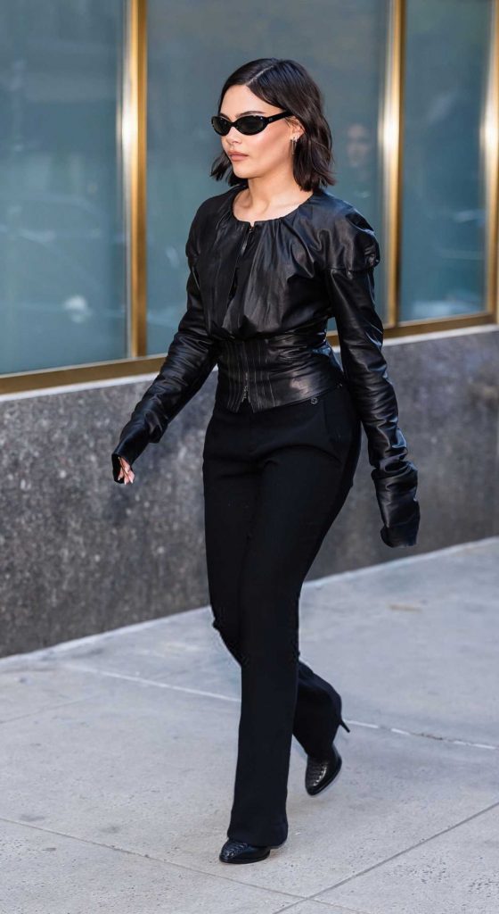 Ariana Greenblatt in a Black Outfit