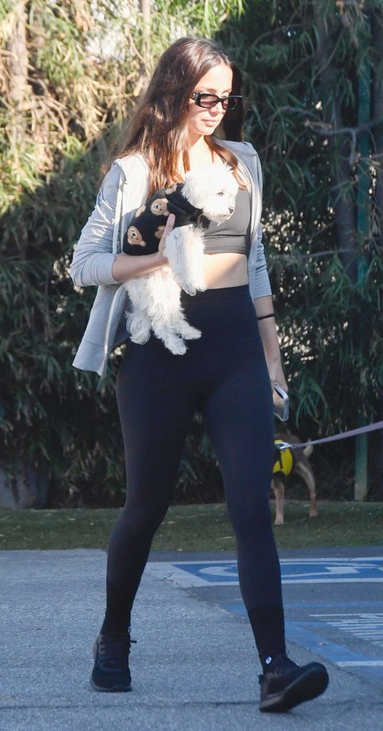 Ana de Armas in a Black Leggings