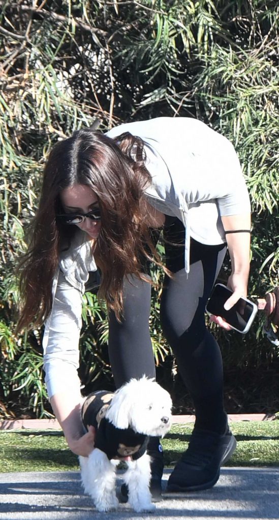 Ana de Armas in a Black Leggings