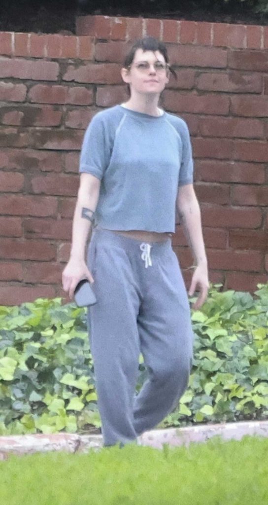 Kristen Stewart in a Grey Sweatpants