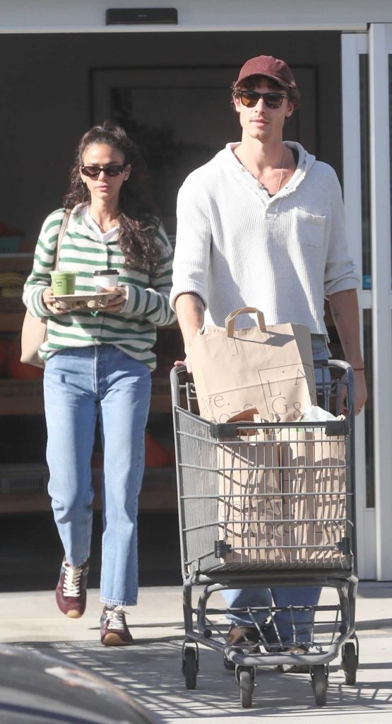 Bruna Marquezine in a Blue Jeans