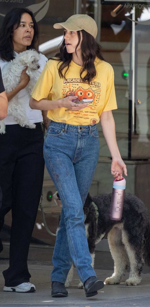 Ana de Armas in a Yellow Tee