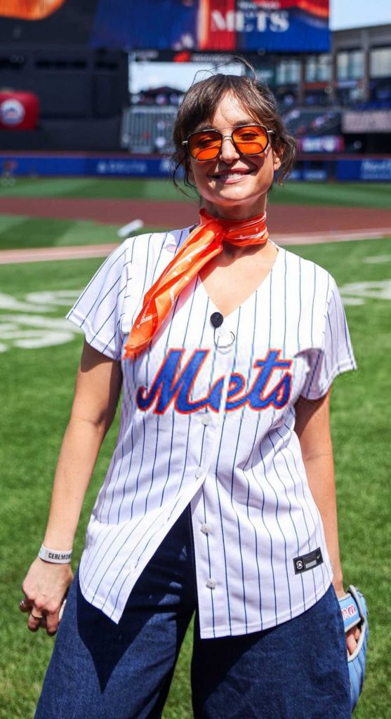 Milana Vayntrub