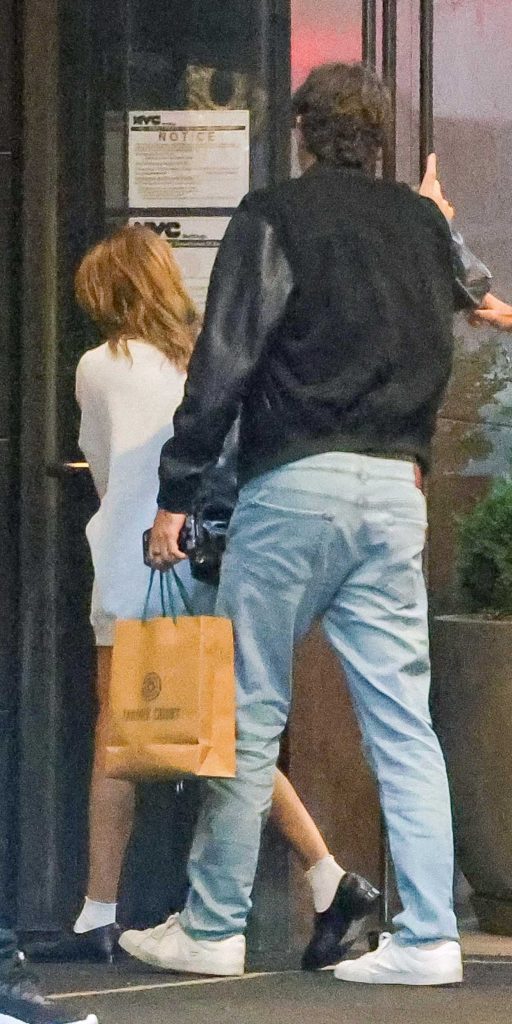 Olivia Jade in a Grey Oversized Sweatshirt