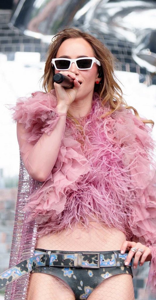 Suki Waterhouse
