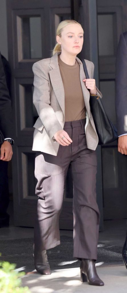 Dakota Fanning in a Brown Tee