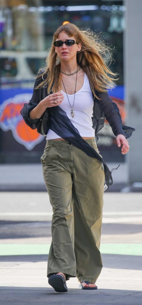 Jennifer Lawrence in an Olive Pants