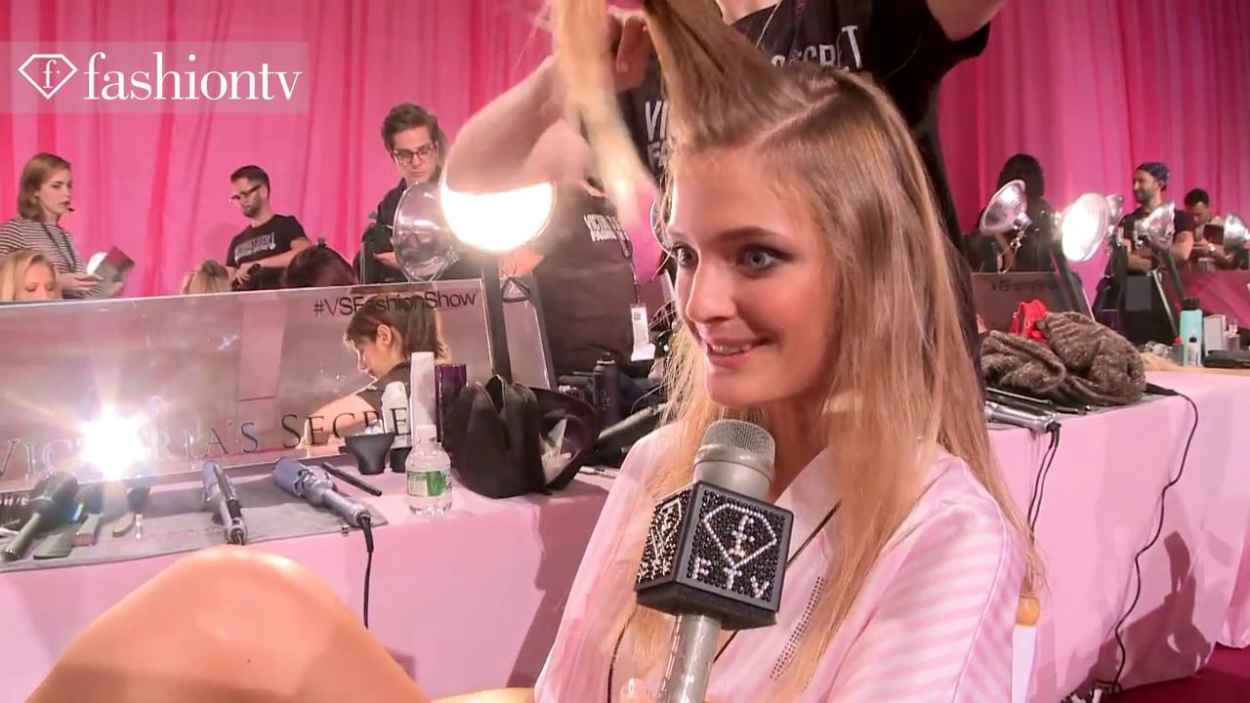 Alessandra Ambrosio, Lindsey Ellingson and Constance Jablonski - Victorias Secret Fashion Show 2015 2015 Backstage Caps and GIF-5