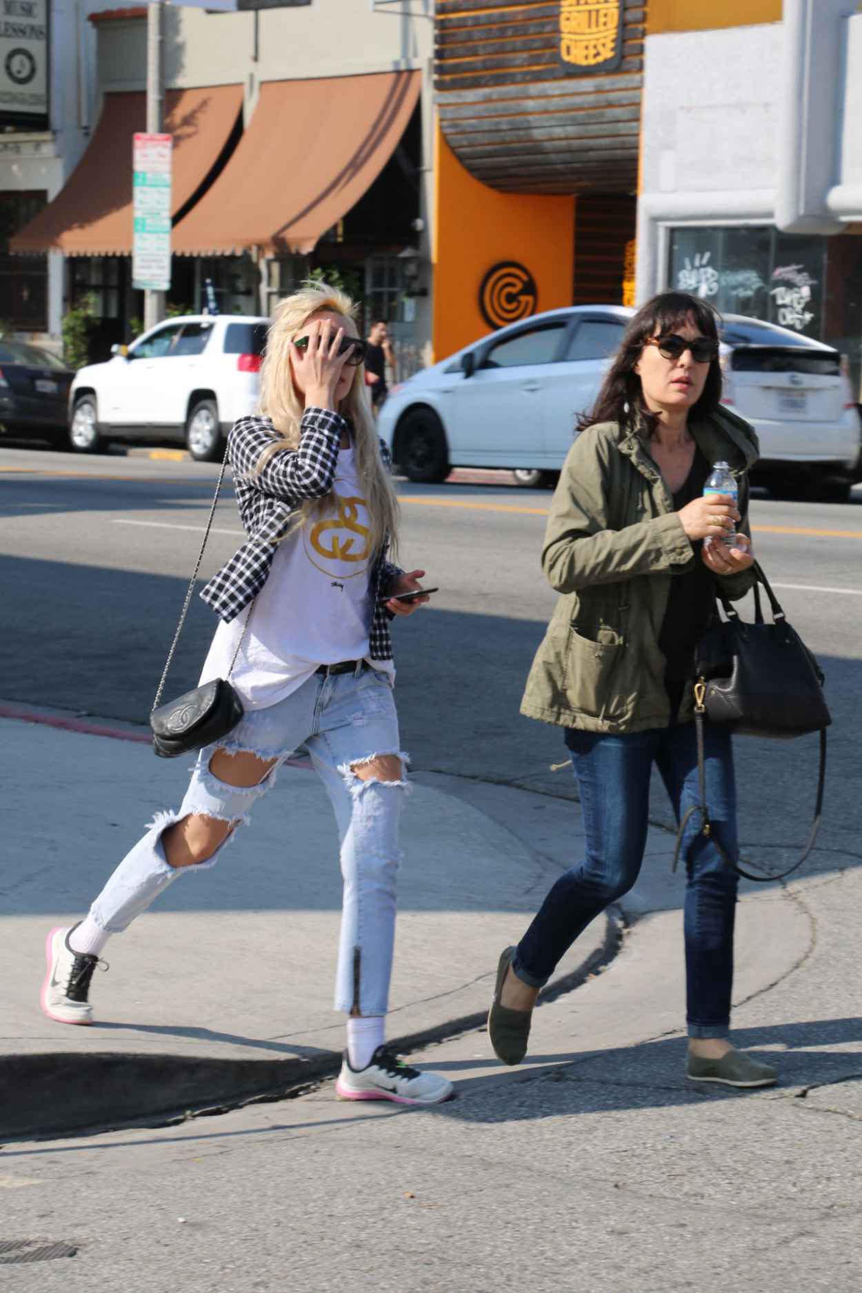 Amanda Bynes in Ripped Jeans - Out in West Hollywood, January 2015-2