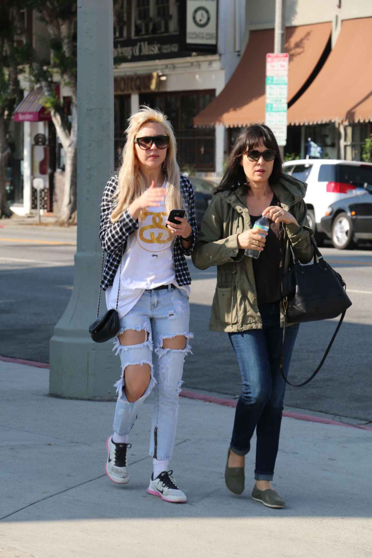 Amanda Bynes in Ripped Jeans - Out in West Hollywood, January 2015-4