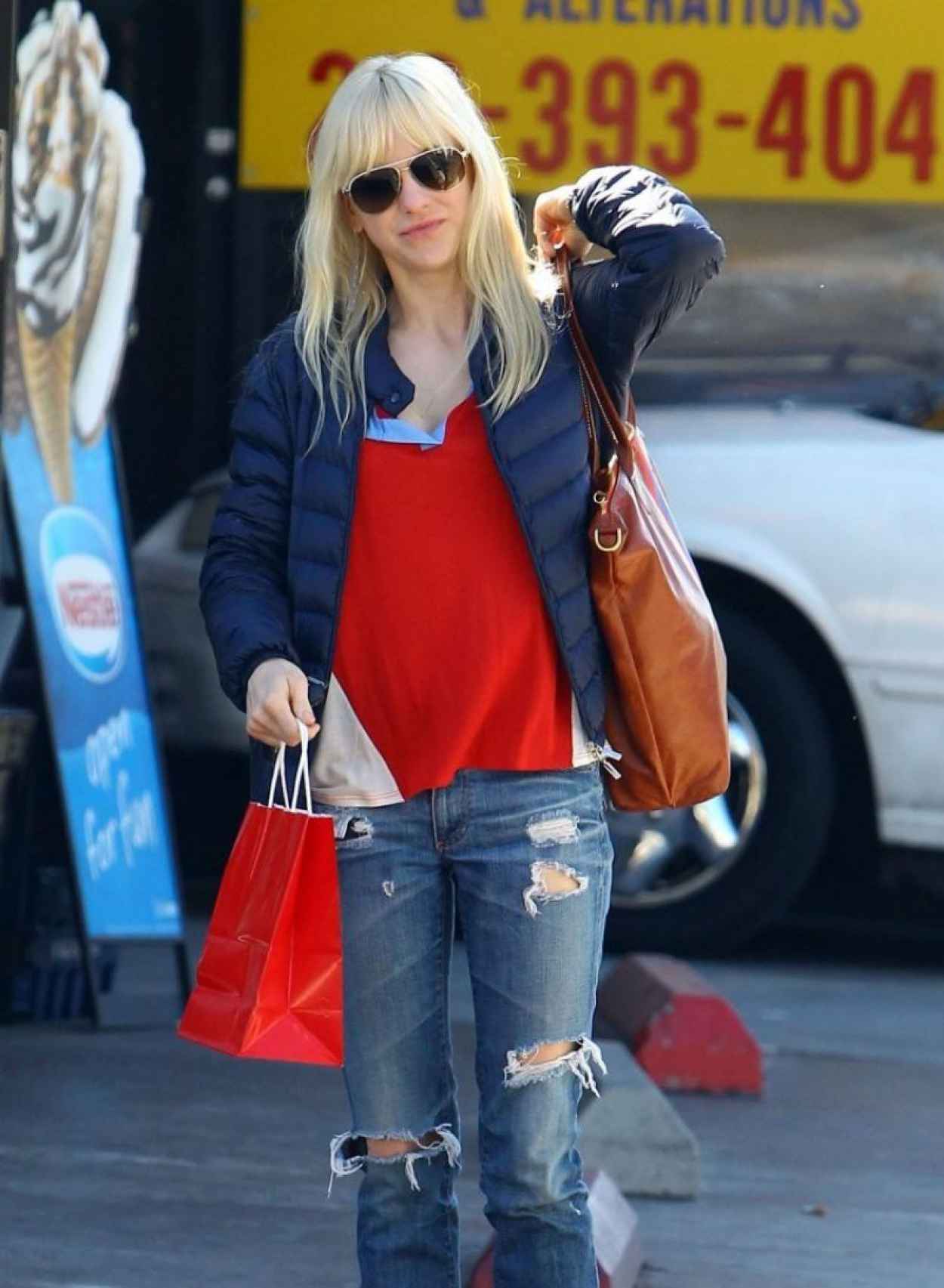 Anna Faris Street Style – in Jeans out in West Hollywood, Feb. 2015