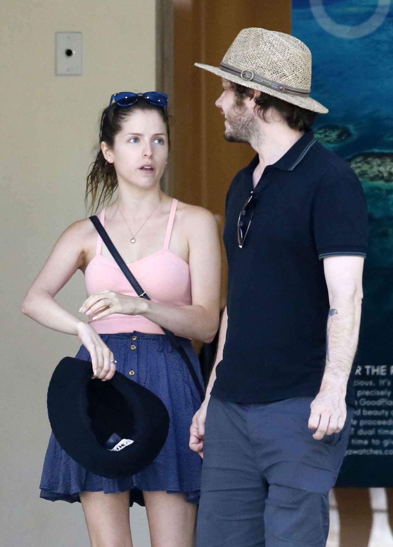 Anna Kendrick – Out Shopping in Hawaii, July 2015 – celebsla.com