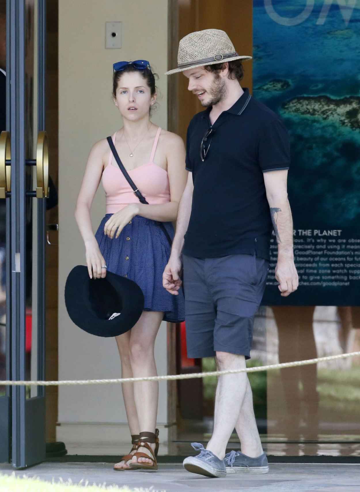 Anna Kendrick – Out Shopping in Hawaii, July 2015 – celebsla.com