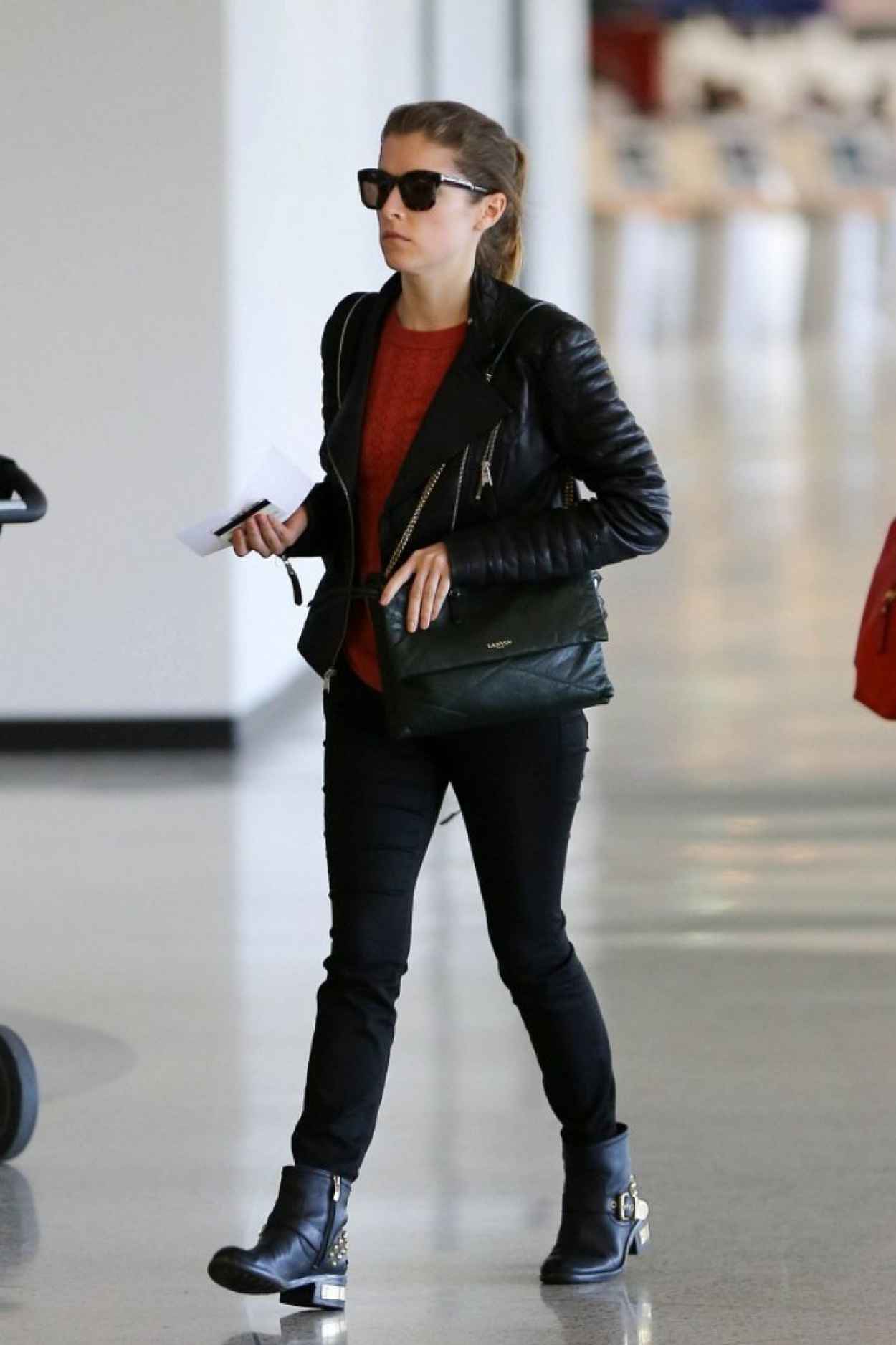 Anna Kendrick Street Style – LAX Airport, February 2015 – celebsla.com