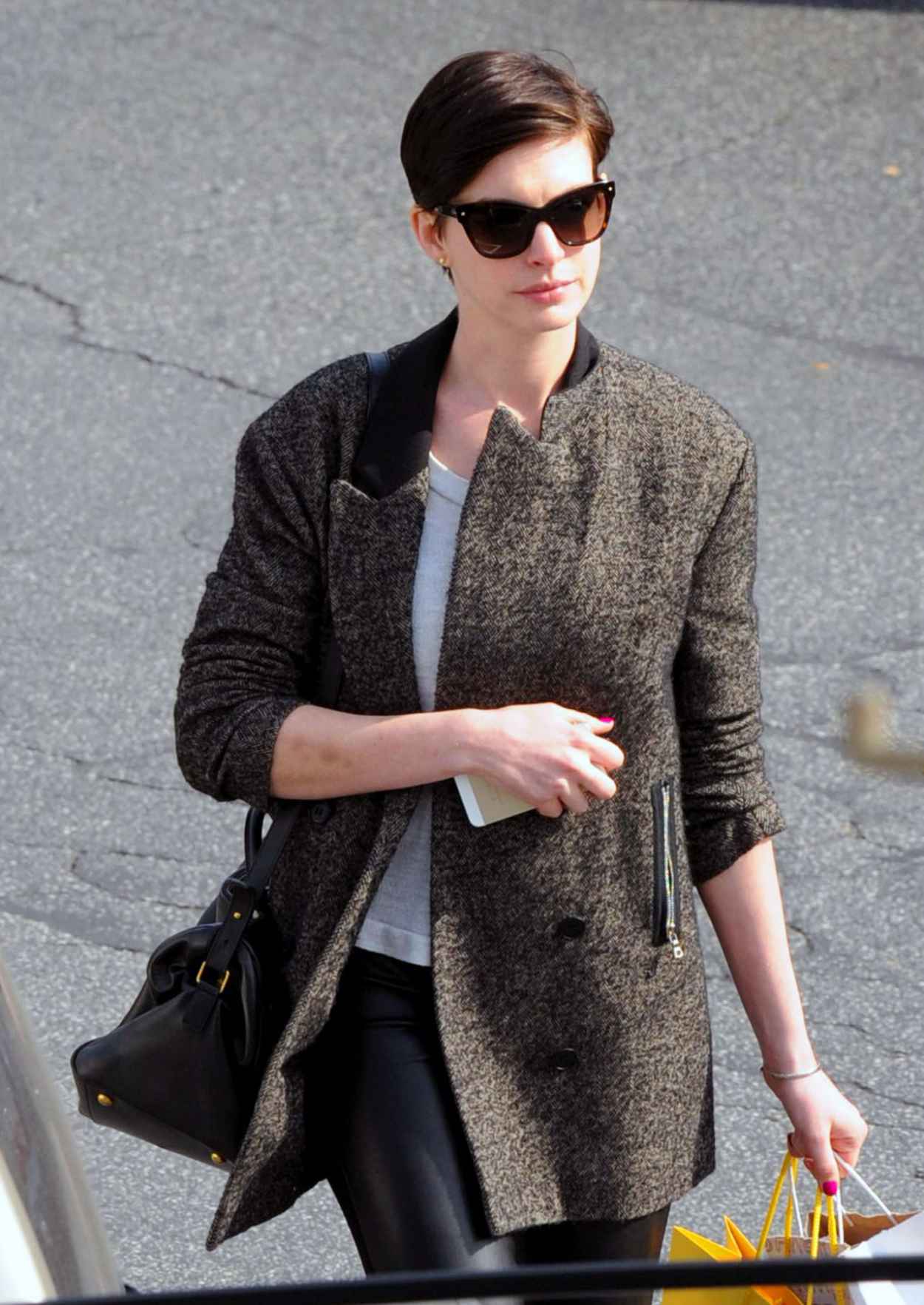 Anne Hathaway Street Style – Brentwood, February 2015 – celebsla.com