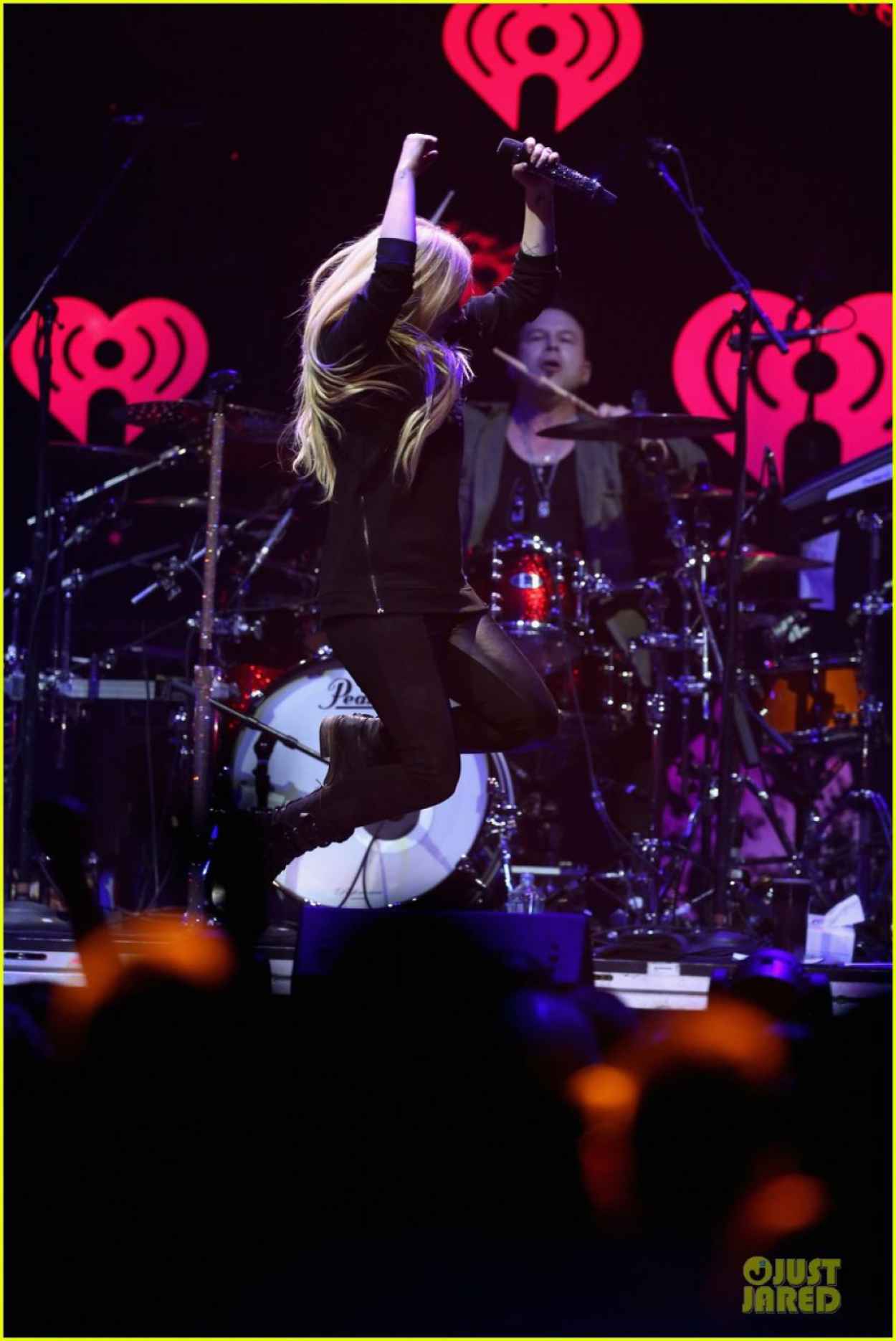 Avril Lavigne Performs on Q102s 2015 Jingle Ball in Philadelphia - December 2015-3